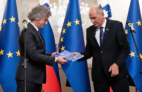 Prvak SDS Janez Janša je dobil lanske evropske volitve in letošnji 
referendum. Prihodnje leto se mu obeta zmaga na parlamentarnih 
volitvah.