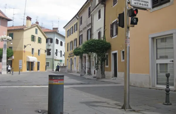 Od 1. junija dalje bosta valja za dostop do Staničevega trga in 
Tominčeve ulice v Kopru delovala izključno na podlagi prepoznave 
registrskih tablic, daljinsko upravljanje valjev ne bo več mogoče.