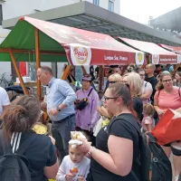 Pa&scaron;ta Fe&scaron;ta privabila &scaron;e več obiskovalcev kot lani (FOTO)