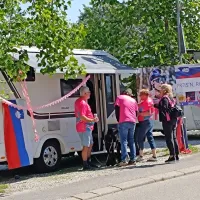 Gori&scaron;ka v pričakovanju Gira: pozdrav Rogliču z asfalta in ob njem (FOTO)