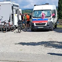 Gori&scaron;ka v pričakovanju Gira: pozdrav Rogliču z asfalta in ob njem (FOTO)