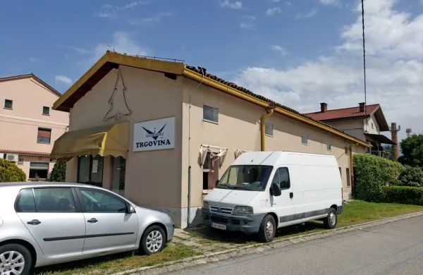 Občina bo v nekdanji Šampionkini  trgovini v Bukovici uredila 
medgeneracijski center, v stavbi bodo  tudi neprofitna stanovanja.   