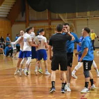  Po tekmi je  zaradi sodniških odločitev in razpleta zavela kri med 
igralci...