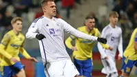 Josip Iličić bo morda v prihodnji sezoni oblekel rumeno-modri 
dres.