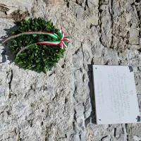 Vini&scaron;če: obeležje spominja na požig vasi maja 1944 in na pogum domačinov