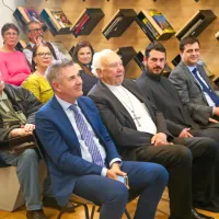 Oddelek za domoznanstvo in knjižno dedi&scaron;čino ob 50. obletnici delovanja z jubilejno knjižico (FOTO)