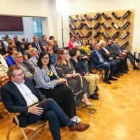 Oddelek za domoznanstvo in knjižno dedi&scaron;čino ob 50. obletnici delovanja z jubilejno knjižico (FOTO)