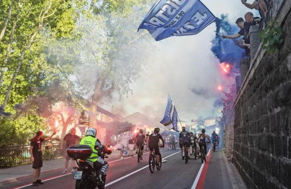 Bistričani so Deželaku junaku in njegovi ekipi pripravili  ganljiv, 
veličasten in nepozaben sprejem. 