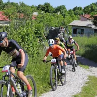 Po kolovozih Čičarije in njenih obronkov se je pognalo 300 
kolesarjev.