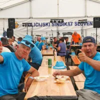 Policisti solidarnostno s prispevkom za Deželaka junaka (FOTO)