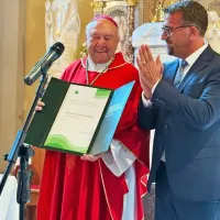 Na Colu so  obeležili 25. obletnico škofovskega posvečenja škofa 
dr. Jurija Bizjaka. Ajdovski župan Tadej Beočanin mu je izročil 
jubilejno priznanje.