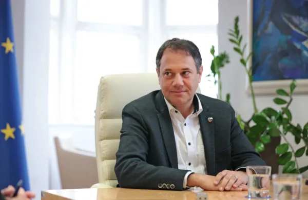 Podpredsednik vlade in minister za Slovence v zamejstvu in po 
svetu Matej Arčon