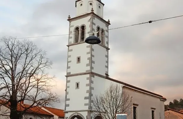 Iz divaške cerkve so tatovi odnesli nekaj deset evrov za Karitas.