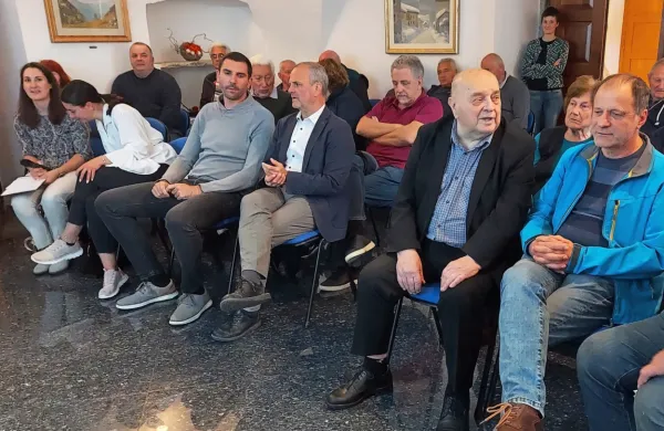Tri posoške občine in njihovi predstavniki se na splošno povezujejo, glede  Soče pa niti ne.