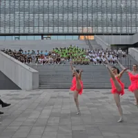 Kulturni program so oblikovale skupine novogoriškega kluba Pro 
dance company - tako z modernimi....