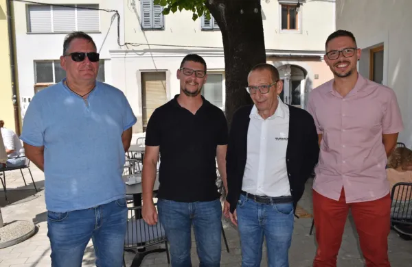  Z  leve so Miran Žvanut, Nejc Šraml, Silvan Lulik in Luka Lango, ki 
so dirko predstavili. 