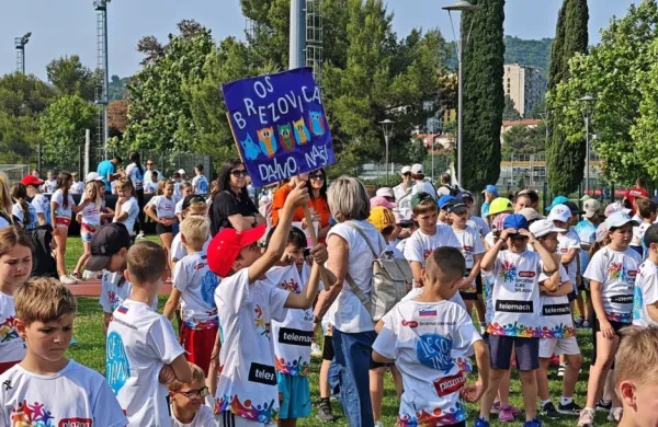 Pisana množica mladih športnih navdušencev, morda v prihodnje 
tudi  bodočih športnikov 