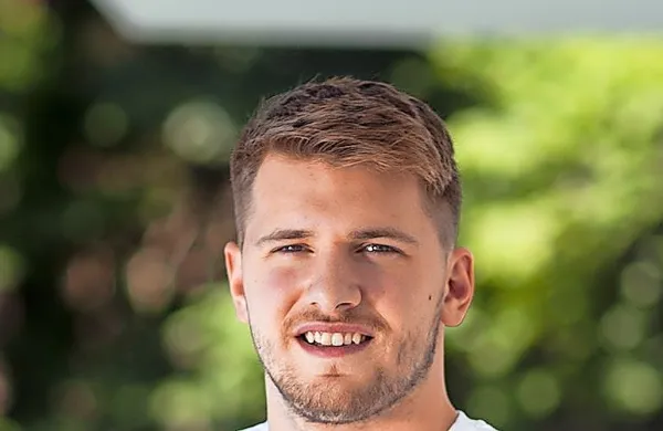Od letošnjega leta je član ekipe iz mesta angelov slovenski as Luka 
Dončić.