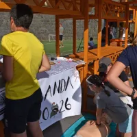 Na sejemskem prostoru so stojnico postavile tudi mlade zdravnice, ki so zbirale prostovoljne prispevke pred odhodom na  
prostovoljno misijo zdravljenja v Ugando. Obiskovalcem so prikazovale tudi tehnike prve pomoči in oživljanja.