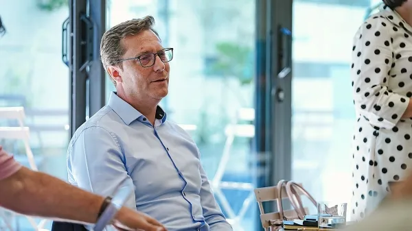 Vladimir Prebilič pravi, da se vsekakor uvršča na levi politični 
pol.