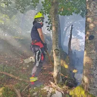 Podtalni požar so krotili iz zraka in na tleh