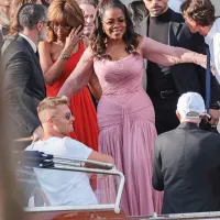 Oprah Winfrey - še ena v nizu slavnih na poroki JefFa Bezosa.