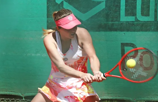 Veronika Erjavec, ki lani igrala in zmagala na turnirju v Kopru, bo 
prvič vihtela teniški lopar na glavnem turnirju v Wimbledonu.
