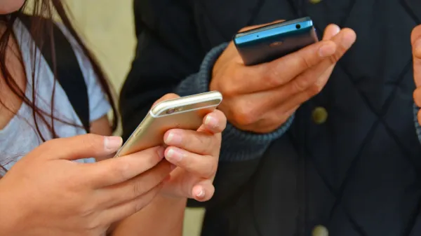 O preprečevanju zasvojenosti z digitalnimi mediji je treba govoriti. 
In ukrepati.