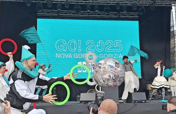 Gremo brezmejno ali ko brezmejnost ostane v predalu ...