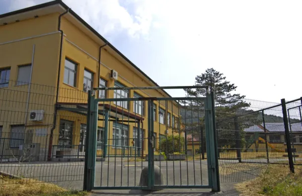 V Osnovni šoli Gračišče je prišlo do spora med ravnateljico in 
nekaterimi starši ter zaposlenimi.