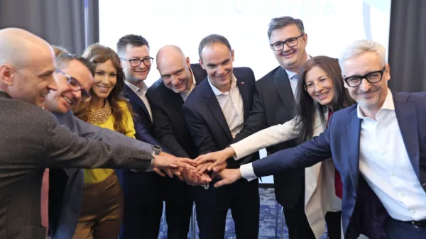 Anže Logar je pot do stranke Demokratov  trasiral prek Platforme 
sodelovanja.