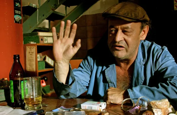 Vlado Novak v filmu Zvenenje v glavi