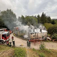 Idrijski gasilci s kolegi iz drugih dru&scaron;tev v enem popoldnevu posredovali dvakrat