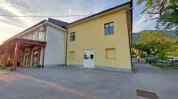 Športno igrišče bodo zgradili ob podružnični šoli in večnamenski dvorani KS, služilo pa bo učencem, 
malčkom tukajšnjega vrtca  in ostalim  krajanom. 