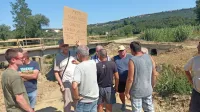 Zaradi vzdrževalnih del Luke Koper  ob ankaranskem kanalu so tamkajšnji kmetje ostali brez vode za namakanje polj.