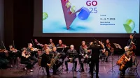 Komorni godalni orkester Slovenske filharmonije, ki združuje 
prvovrstne glasbenike, je očaral na odprtju festivala saksofonov 
SAXGO.