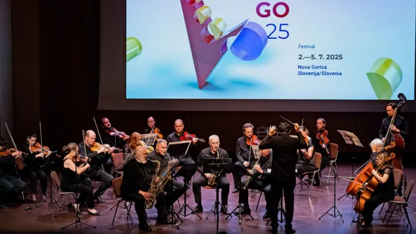 Komorni godalni orkester Slovenske filharmonije, ki združuje 
prvovrstne glasbenike, je očaral na odprtju festivala saksofonov 
SAXGO.