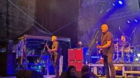 The Stranglers so navdušili kljub dežju.