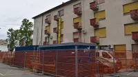 Stari del glasbene šole bo  po obnovi brez dotrajanih balkonov in povezan z novo stavbo tudi v tretjem 
nadstropju.

