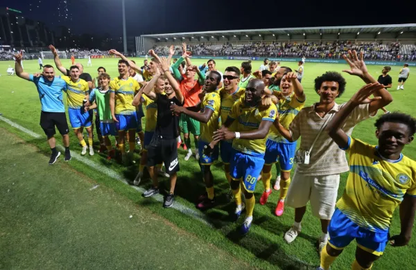 Nogometa&scaron;i Kopra v drugi krog kvalifikacij za konferenčno ligo (Koper : Željezničar 3:1, FOTO)