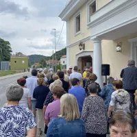 Senožejci so veseli nove galerije, ki je doma v nekdanji furmanski 
domačiji.