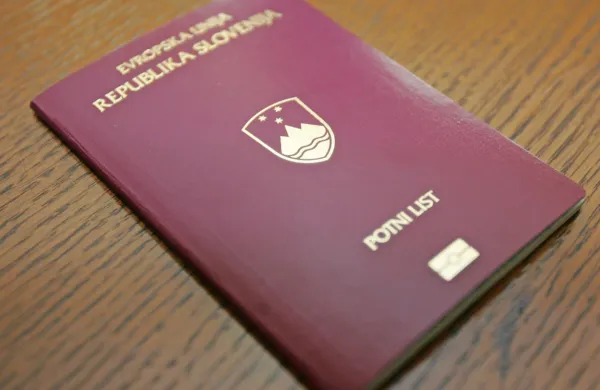 Če izgubite potni list, morate prijavo urediti najkasneje v osmih dneh po 
pogrešitvi na uradni enoti, kjer imate prijavljeno stalno prebivališče. 