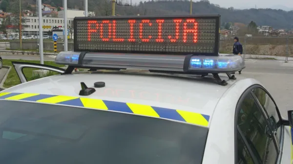 Policisti  so  v nedeljo  pri  Rakitovcu  prestregli moldavsko-kitajsko 
navezo.