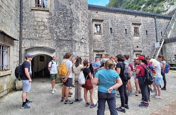 Poletna &scaron;ola Bovec na ekskurziji v Klužah