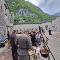 Poletna &scaron;ola Bovec na ekskurziji v Klužah