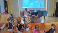 Na delavnicah improvizacije so učenci ustvarjali zvok za risanko. 