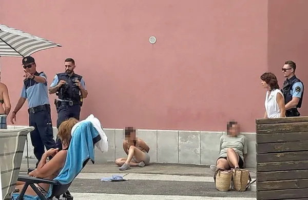 25-letnici bosta za zapahi počakali na sojenje.