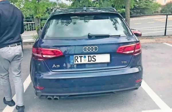 Pred petimi leti  se je Neapeljčan  po  Istri prevažal  z  audijem  A3  
nemške  registracije. 