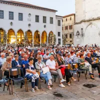 S Titovega trga so odmevale operne arije (FOTOGALERIJA)