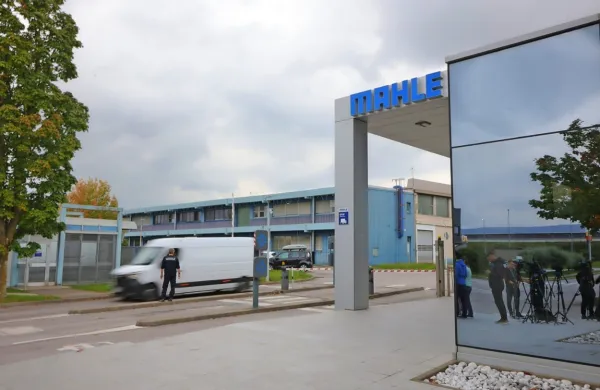 Družba Mahle naj bi avgusta oziroma septembra začela odpuščati prve delavce.  

 